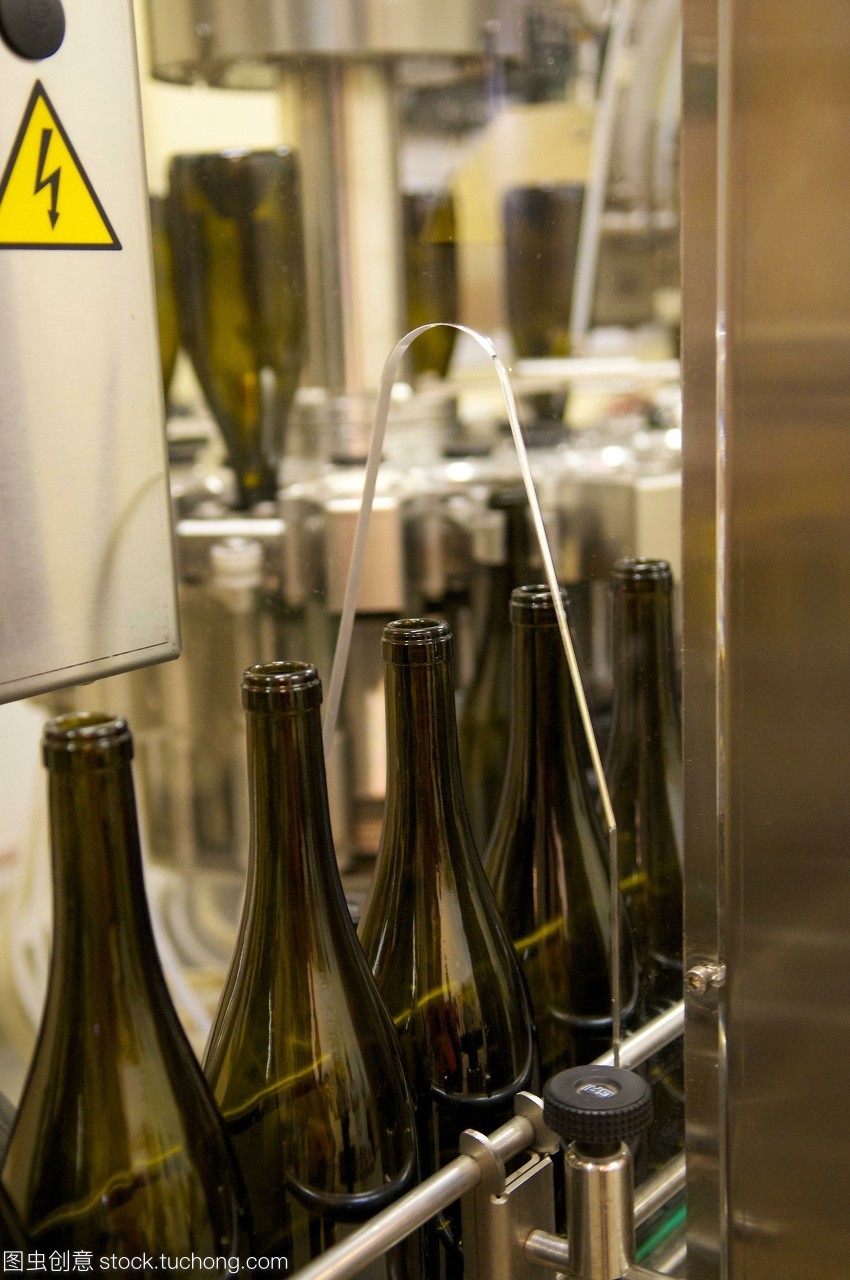 夏布利葡萄酒裝瓶的葡萄園Vocoret酒廠。